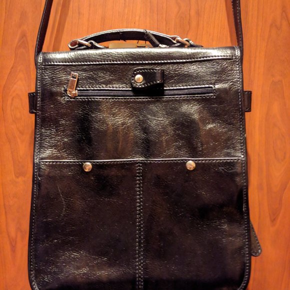 Italian Leather Shoulder Bag Unisex Brand New - Picture 5 of 12